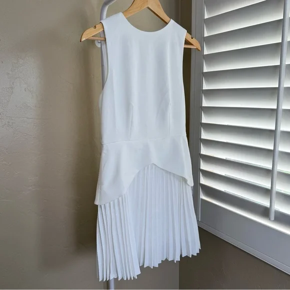 Sold - Picture 4 of 11